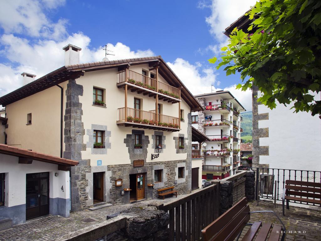 Hostal Musunzar Leitza  Εξωτερικό φωτογραφία